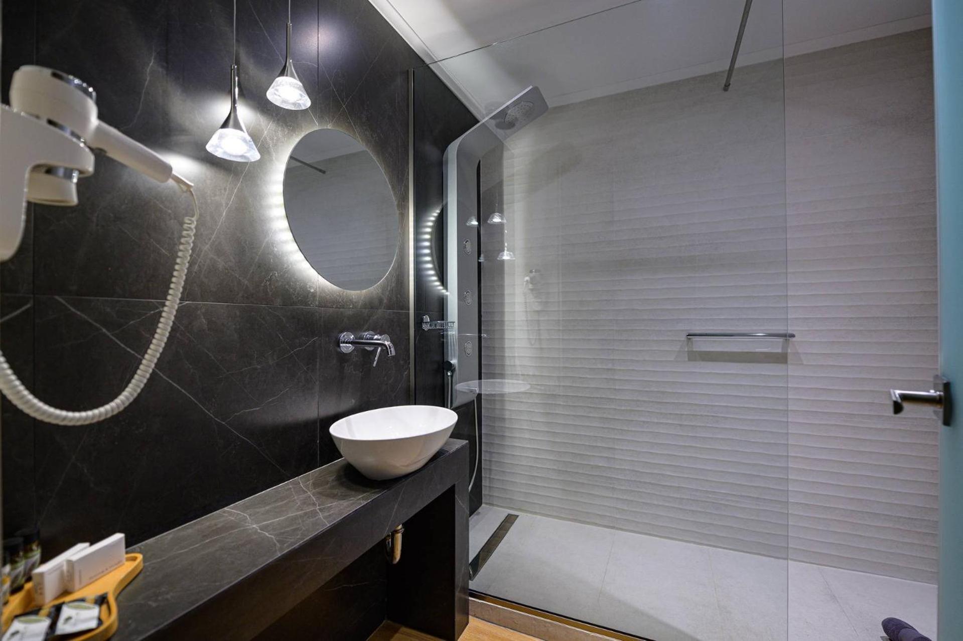 Two-Bedroom Suite,1598891945:JPEG